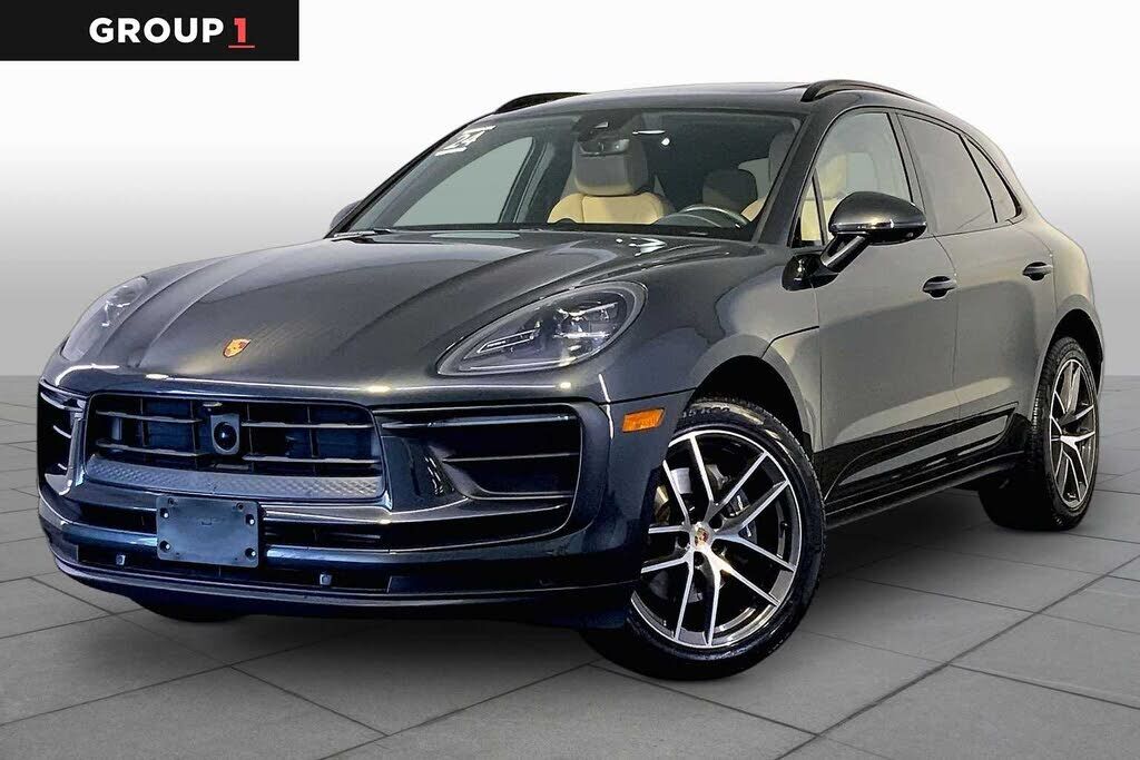 2024 PORSCHE Macan
