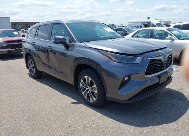 2024 TOYOTA Highlander