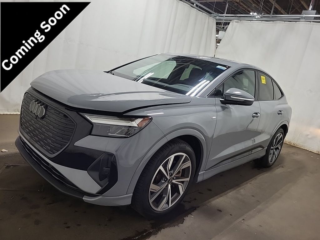 2025 AUDI Q4