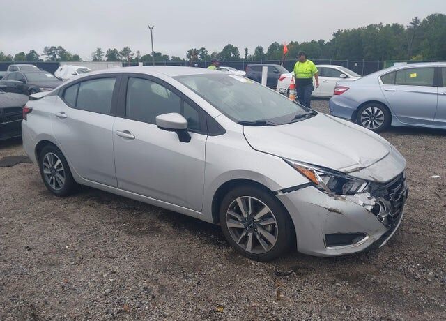 2023 NISSAN Versa