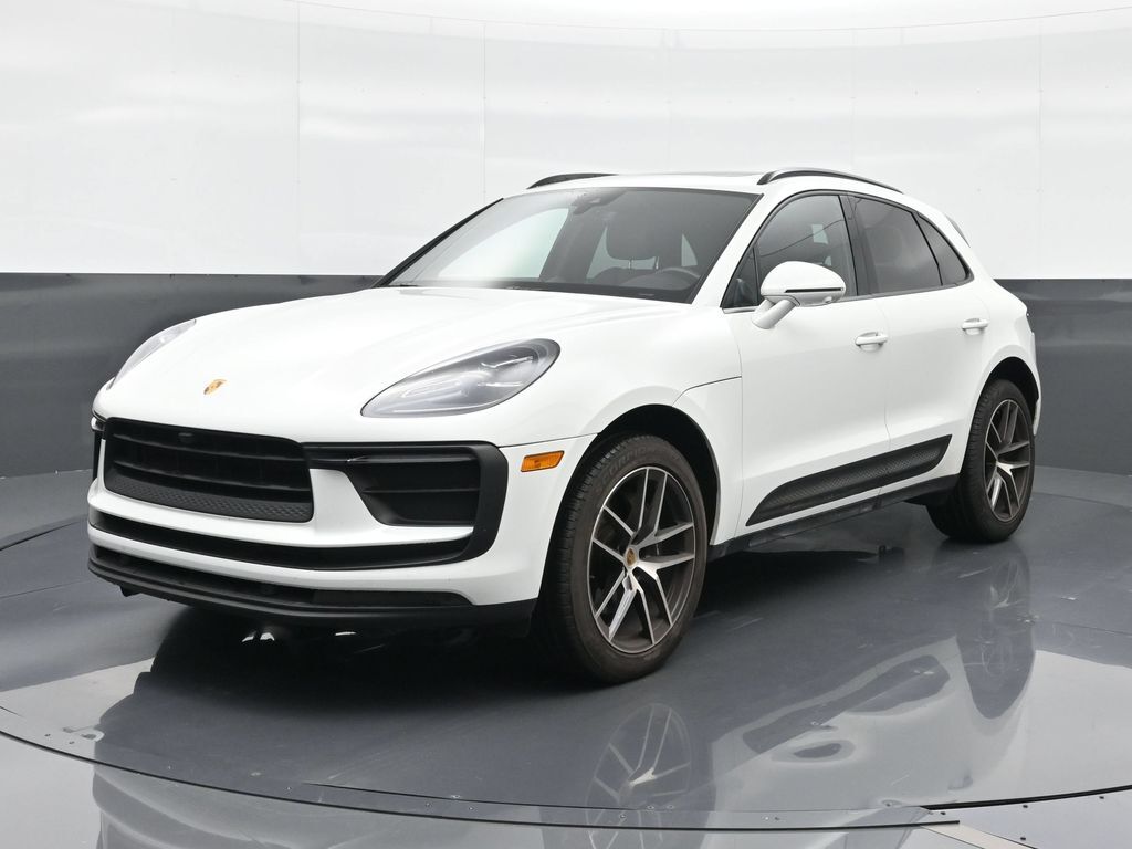 2022 PORSCHE Macan