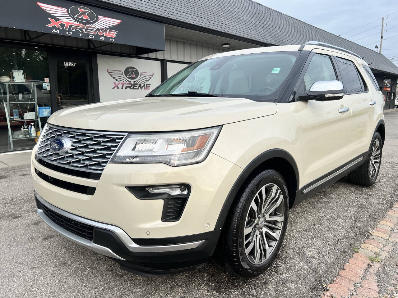 2018 FORD Explorer