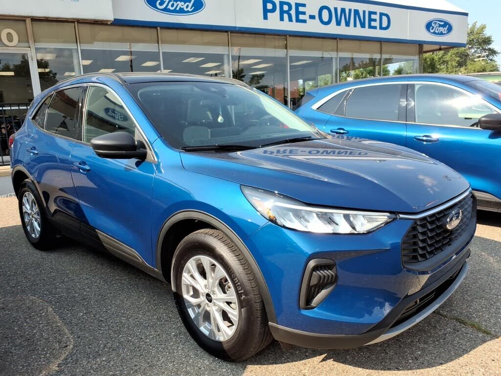 2023 FORD Escape