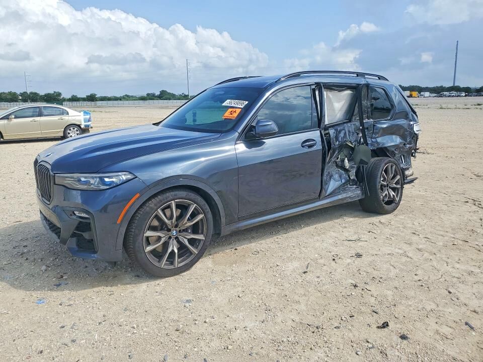 2022 BMW X7