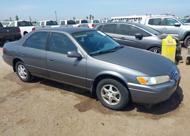 1997 TOYOTA Camry