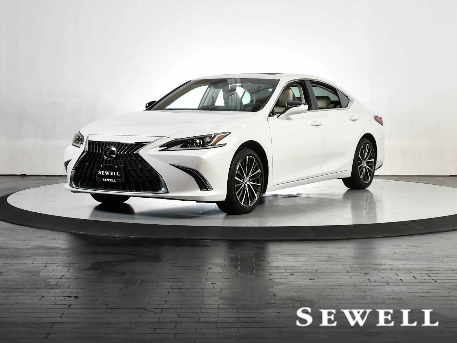 2025 LEXUS ES