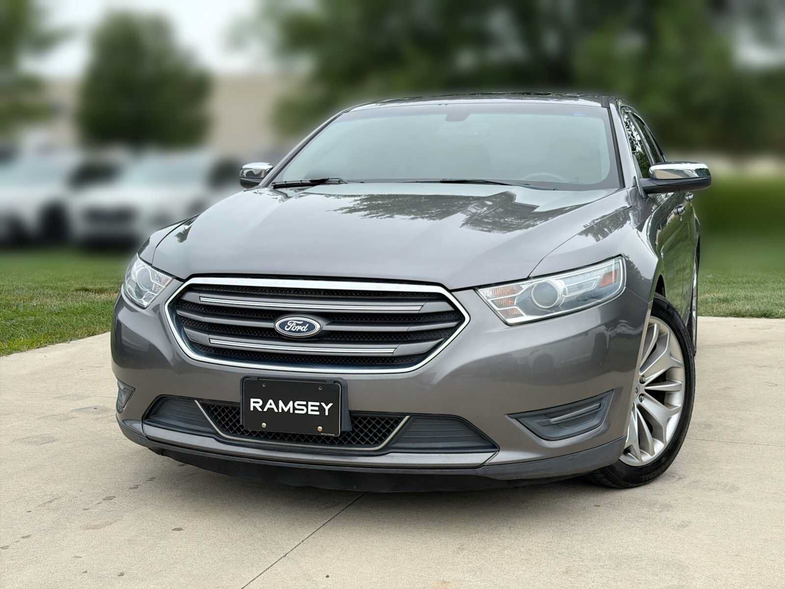 2013 FORD Taurus