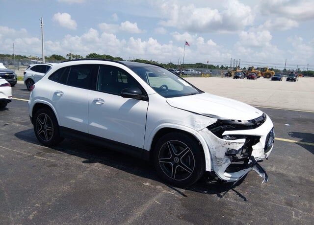 2025 MERCEDES-BENZ GLA-Class
