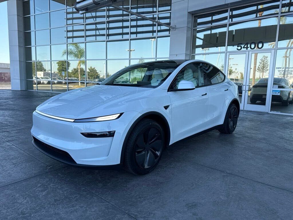 2026 TESLA Model Y