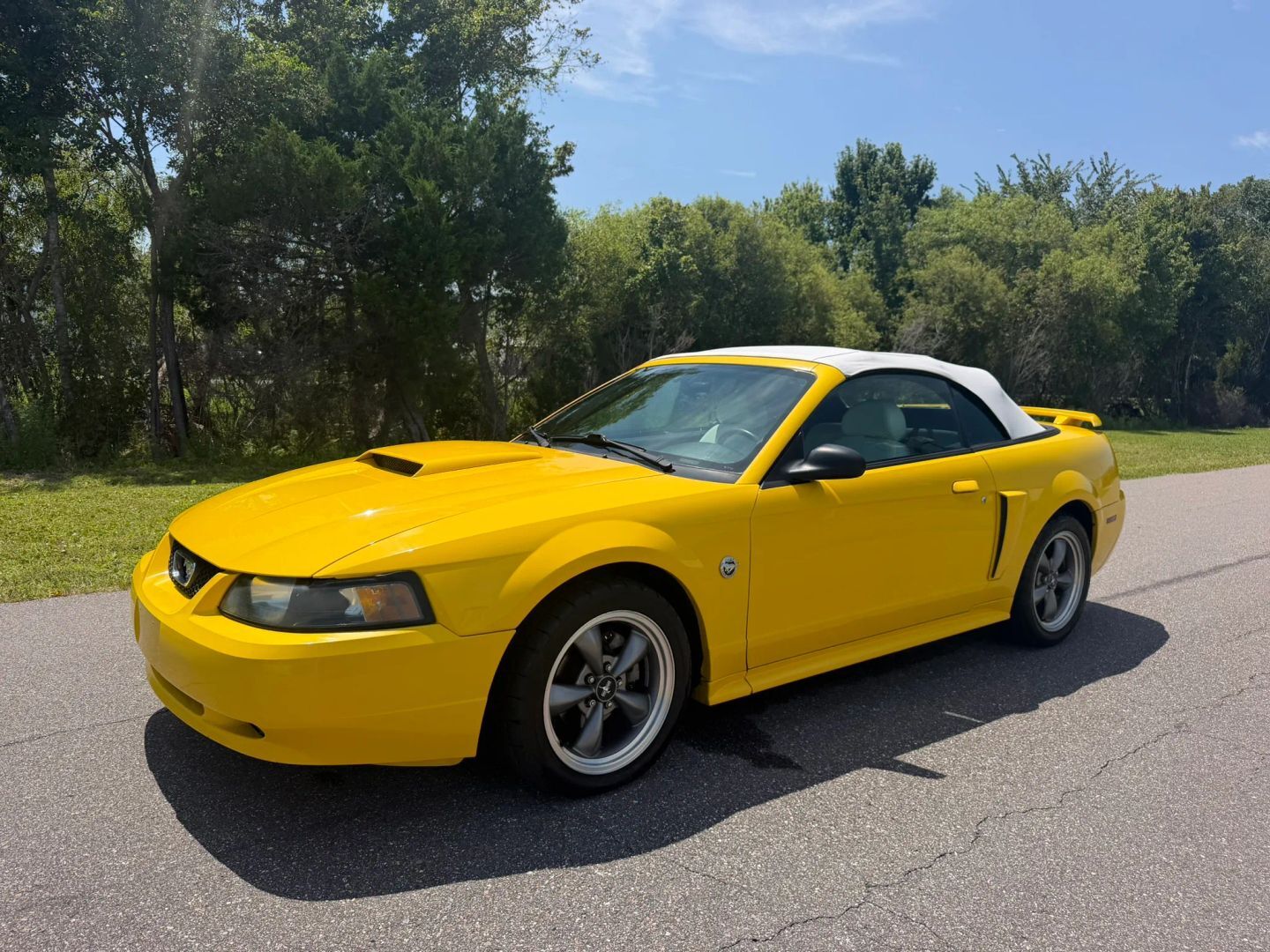 2004 FORD Mustang