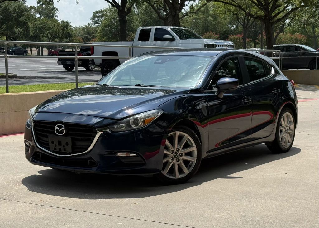 2017 MAZDA Mazda3