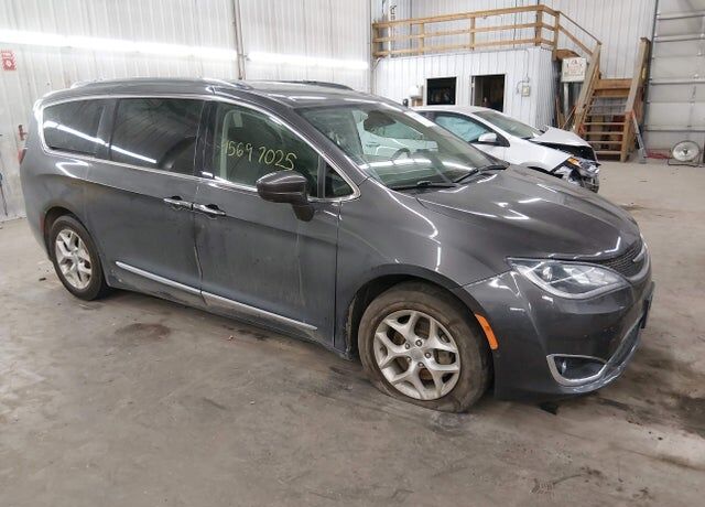 2019 CHRYSLER Pacifica