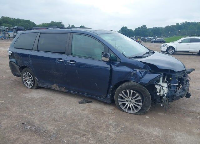 2018 TOYOTA Sienna