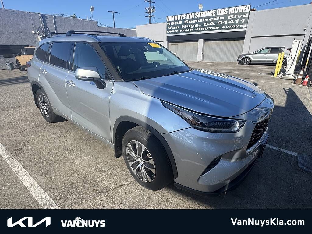 2021 TOYOTA Highlander