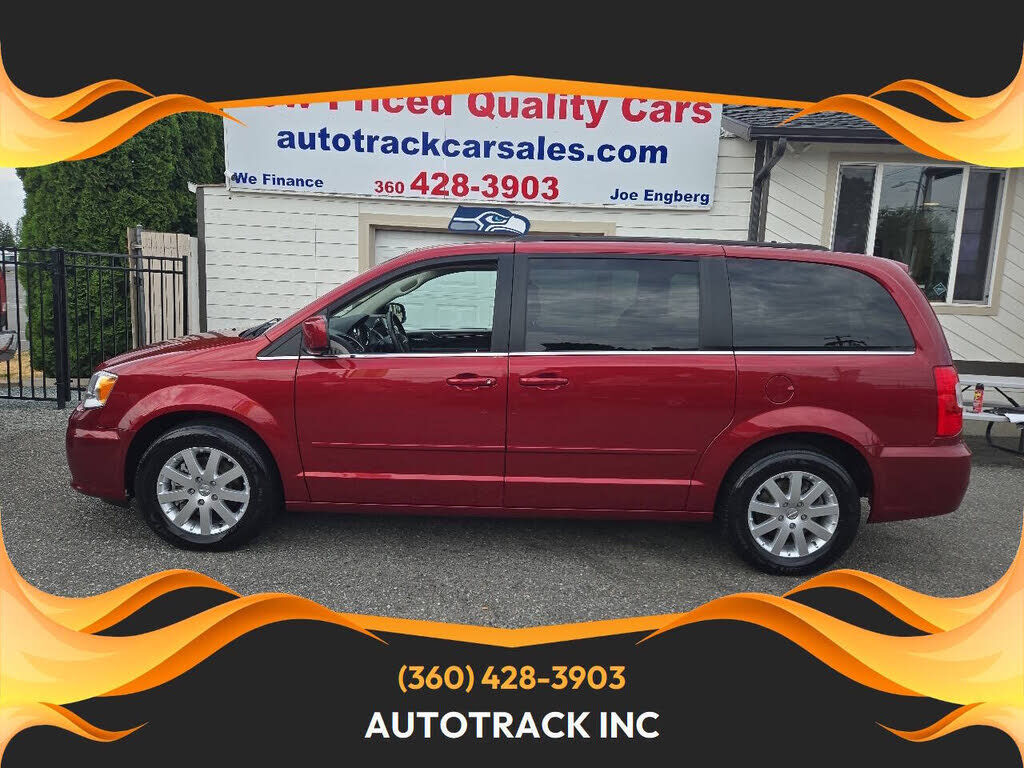 2016 CHRYSLER Town and Country