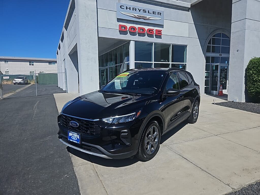 2025 FORD Escape