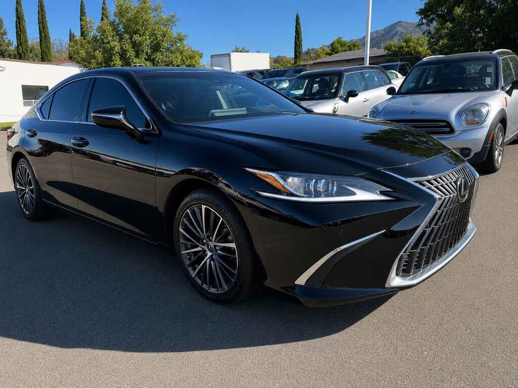 2023 LEXUS ES