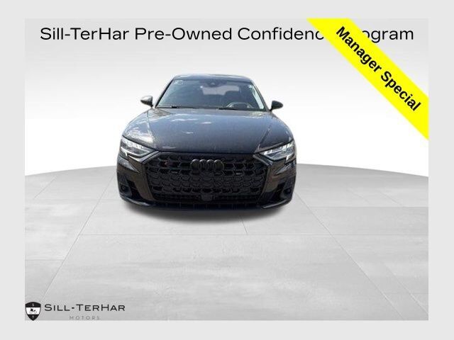 2022 AUDI S8