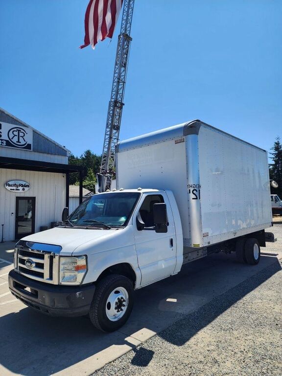2011 FORD E-450