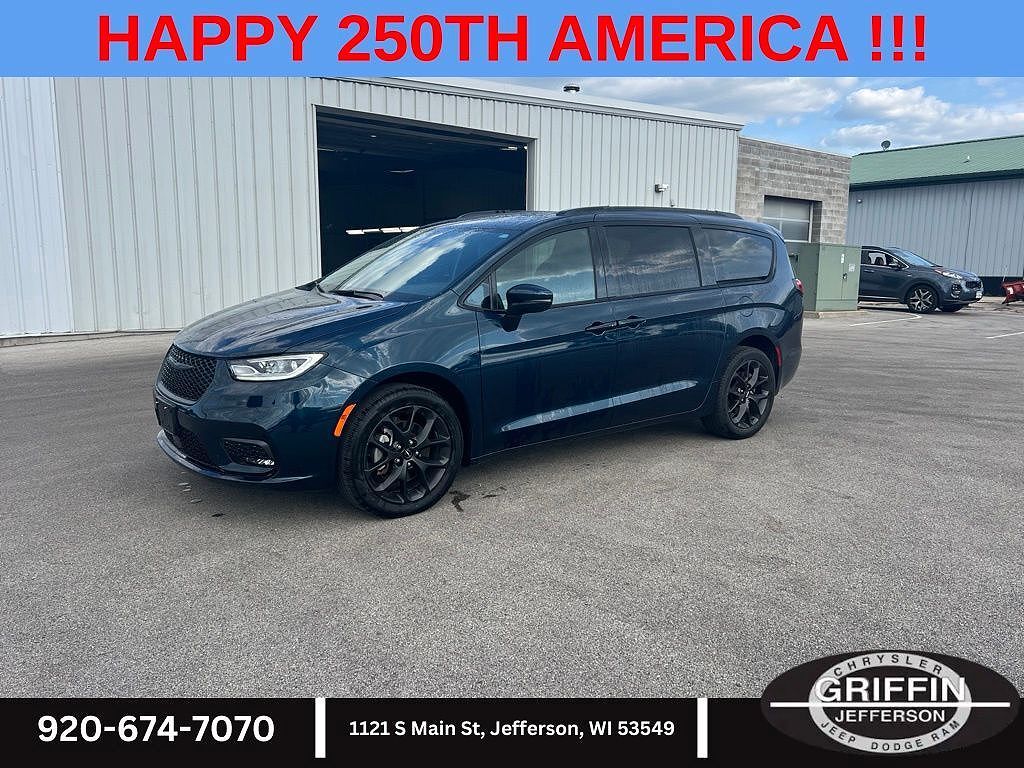 2023 CHRYSLER Pacifica