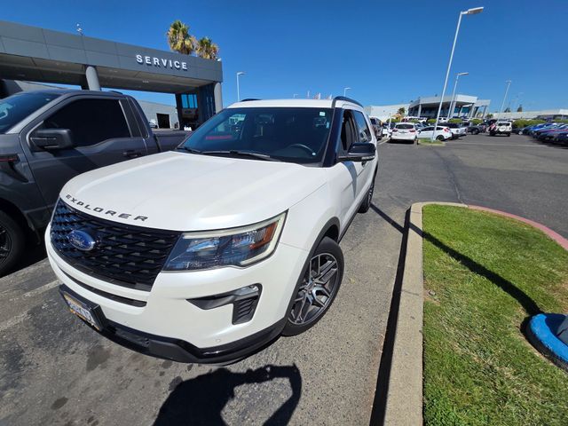 2018 FORD Explorer