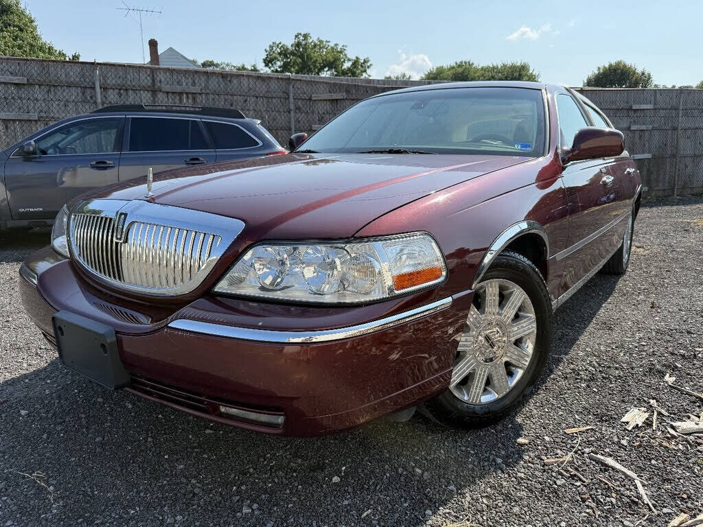 2003 LINCOLN Town Car