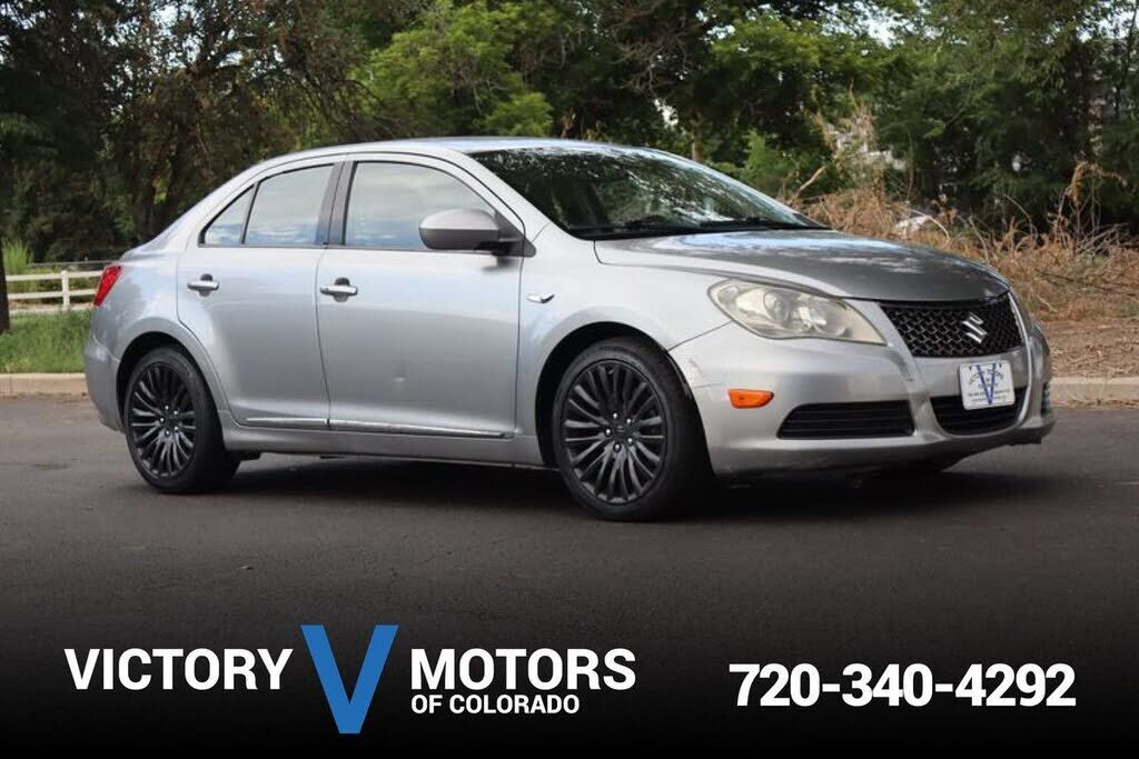 2011 SUZUKI Kizashi