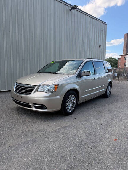 2016 CHRYSLER Town and Country