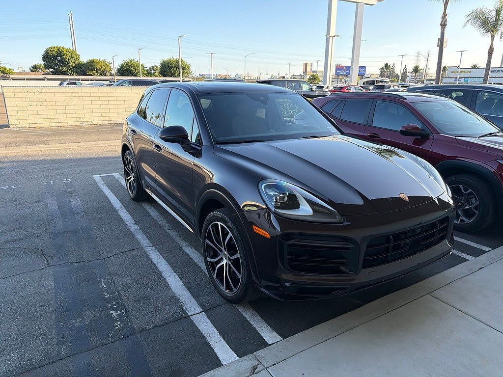 2023 PORSCHE Cayenne