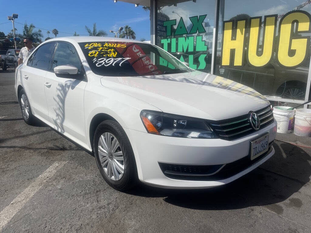 2014 VOLKSWAGEN Passat