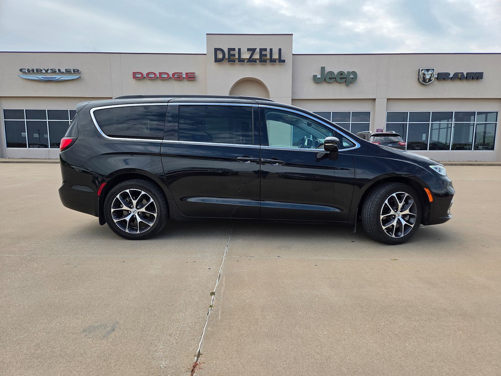 2022 CHRYSLER Pacifica