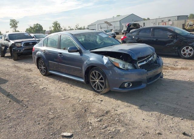 2014 SUBARU Legacy