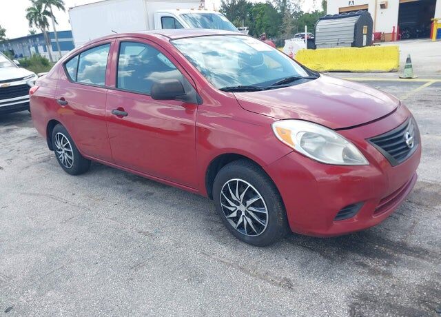 2014 NISSAN Versa