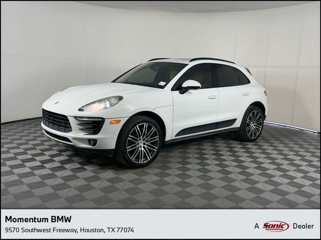 2017 PORSCHE Macan