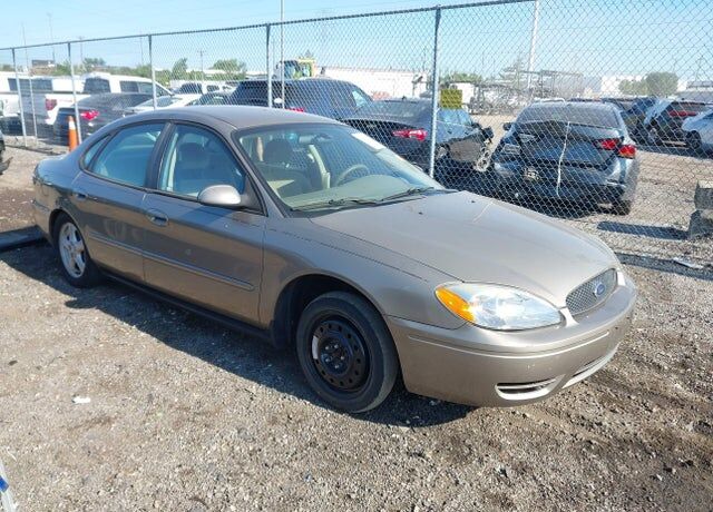 2004 FORD Taurus