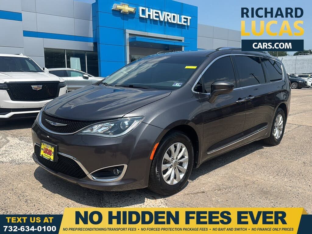 2019 CHRYSLER Pacifica