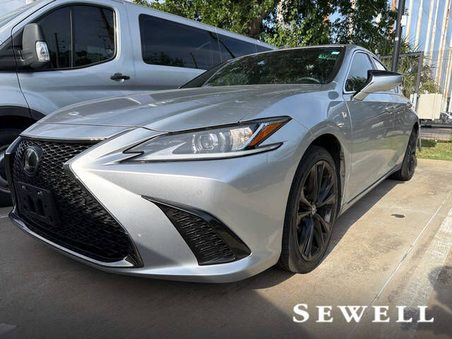 2022 LEXUS ES