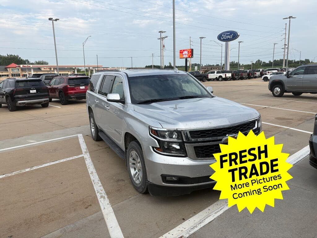 2018 CHEVROLET Suburban