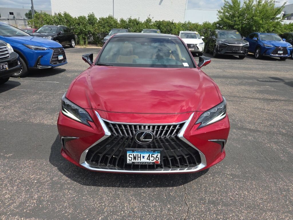 2025 LEXUS ES