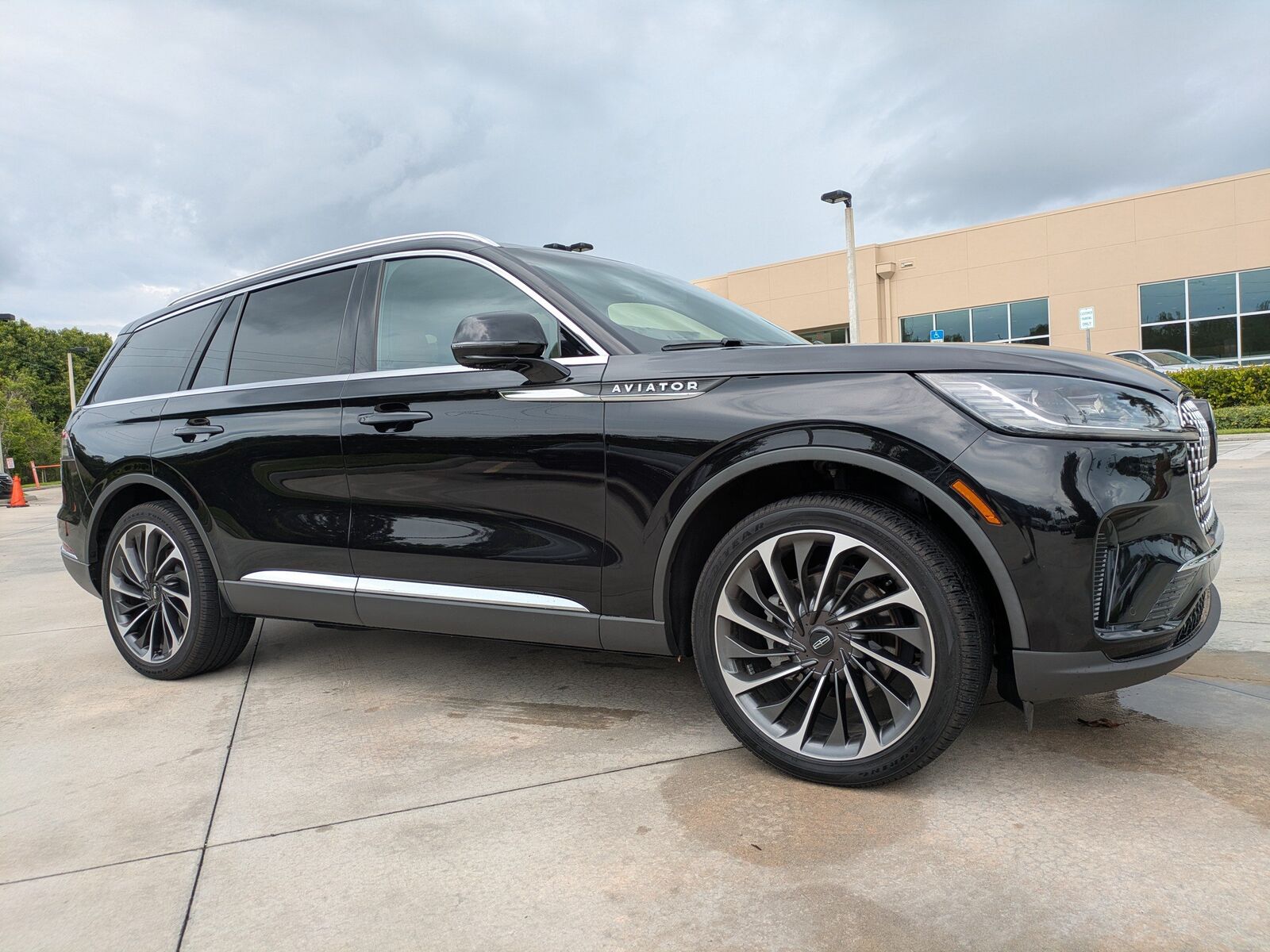 2025 LINCOLN Aviator