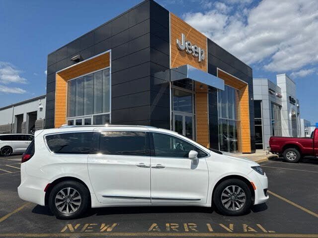 2020 CHRYSLER Pacifica