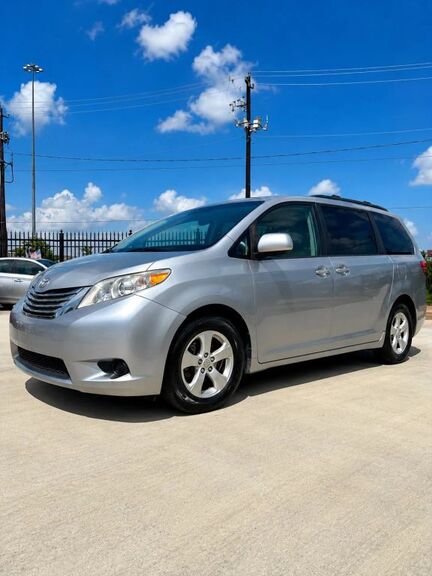 2012 TOYOTA Sienna