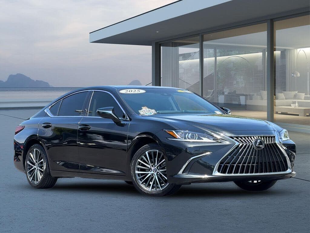 2025 LEXUS ES