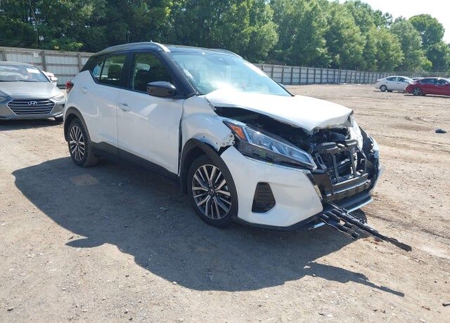 2021 NISSAN Kicks