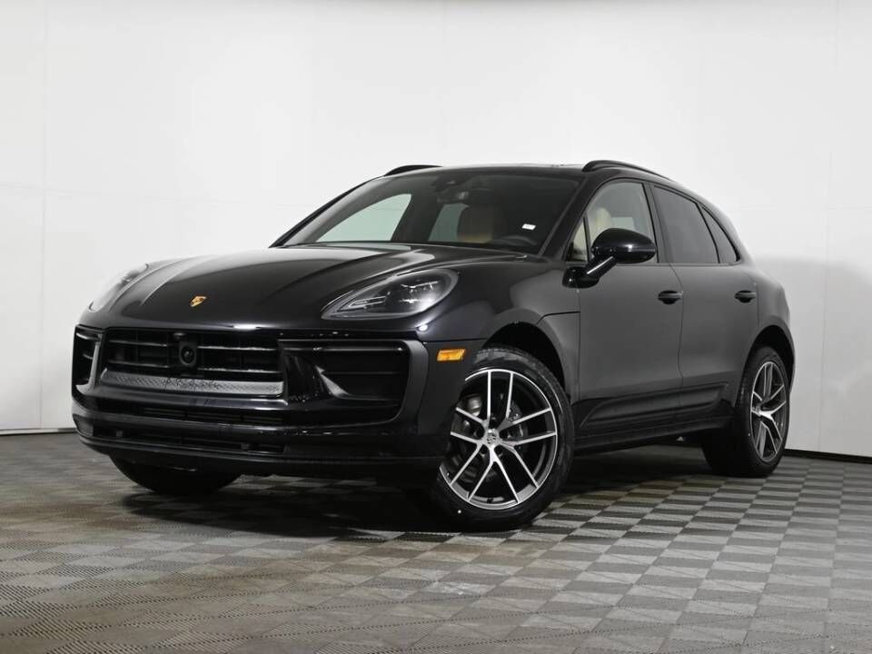 2026 PORSCHE Macan
