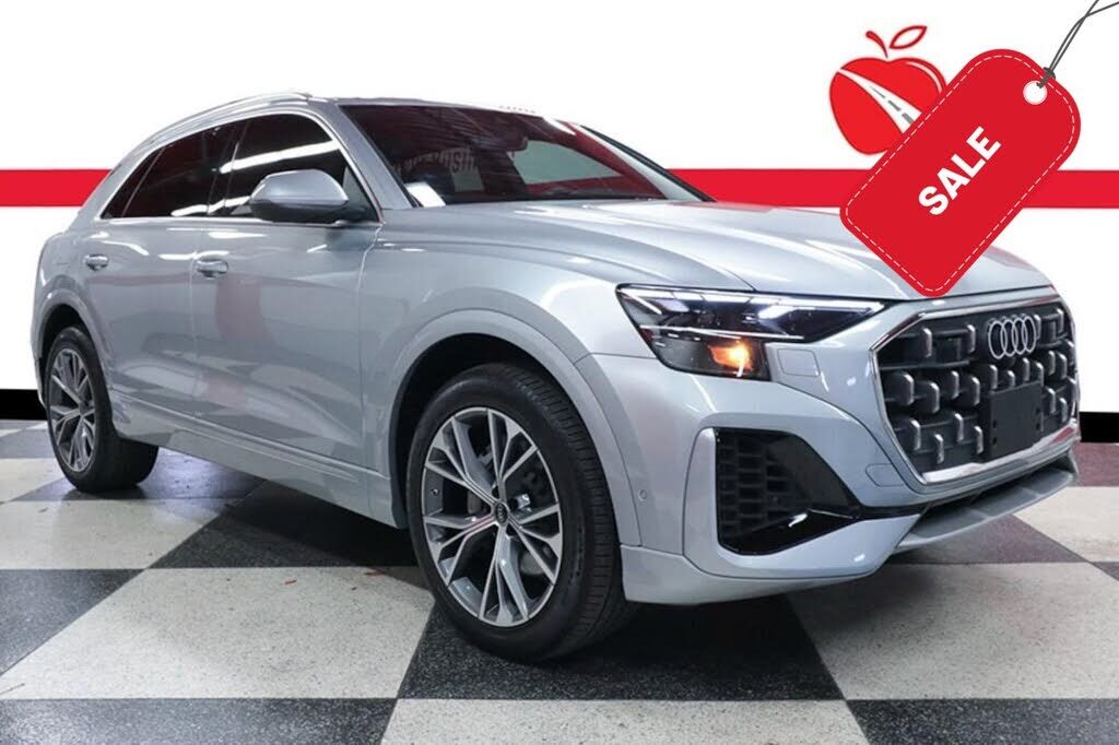 2024 AUDI Q8