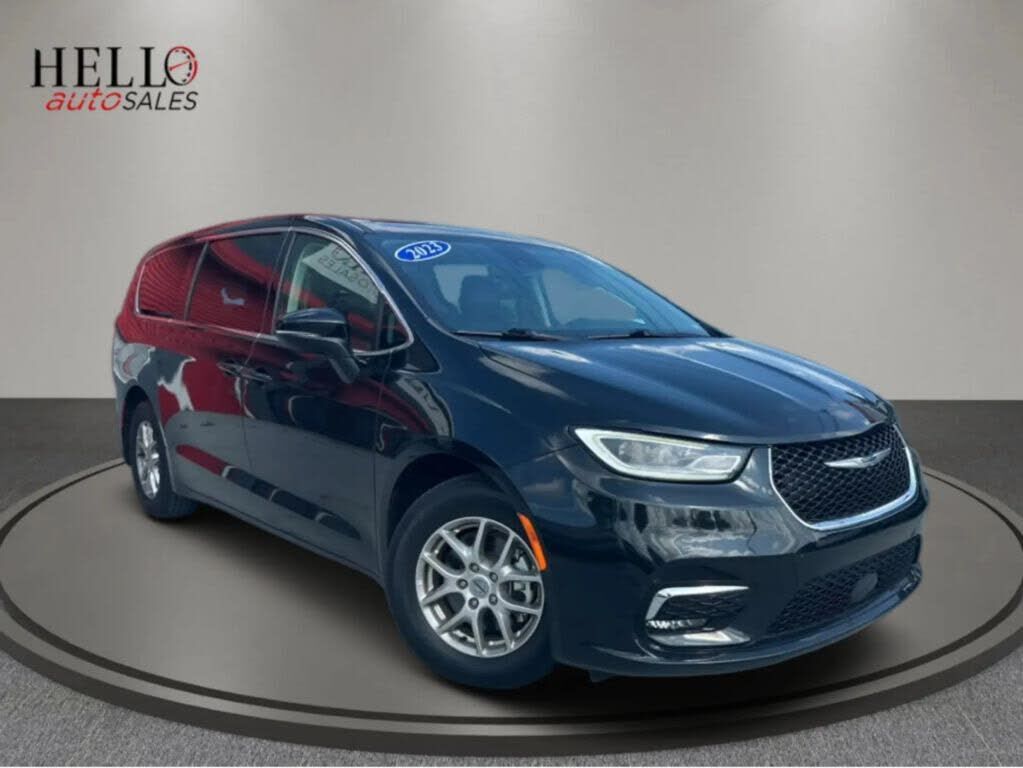 2023 CHRYSLER Pacifica