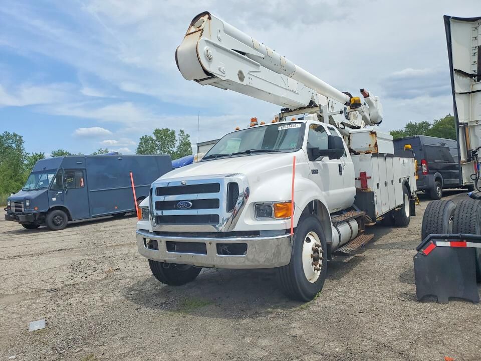2012 FORD F-750