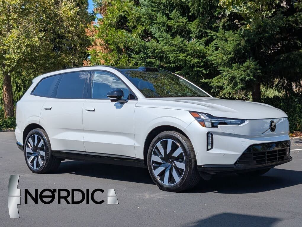 2025 VOLVO EX90