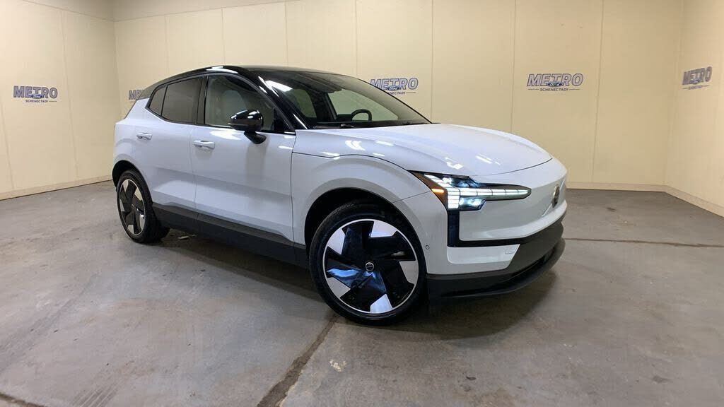 2025 VOLVO EX30